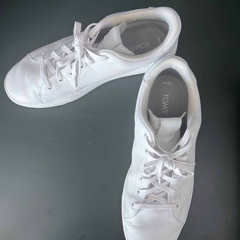 TOMS Men Court White Sneaker (10.5)